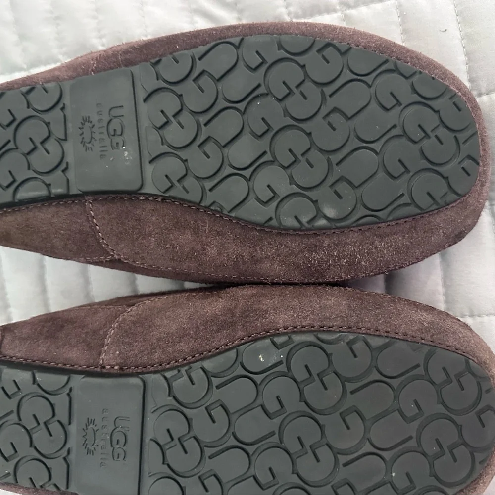 UGG Unisex-Child Ascot Slipper